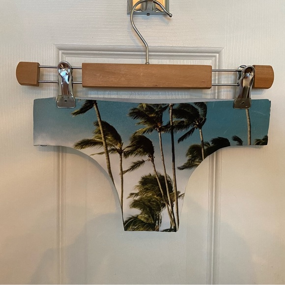 BNWOT Dont Blow The Illusion Cheeky Bikini Bottom - Picture 3 of 4